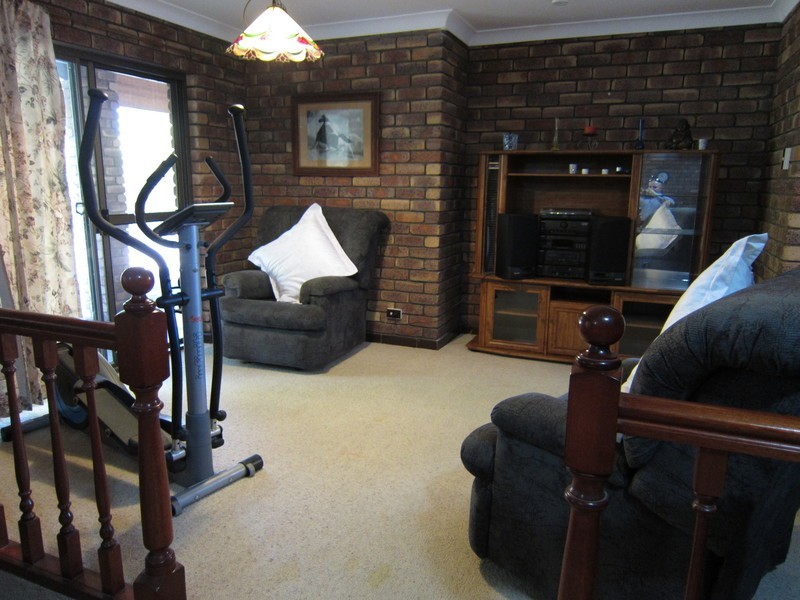 68 College Road, Karana Downs QLD 4306