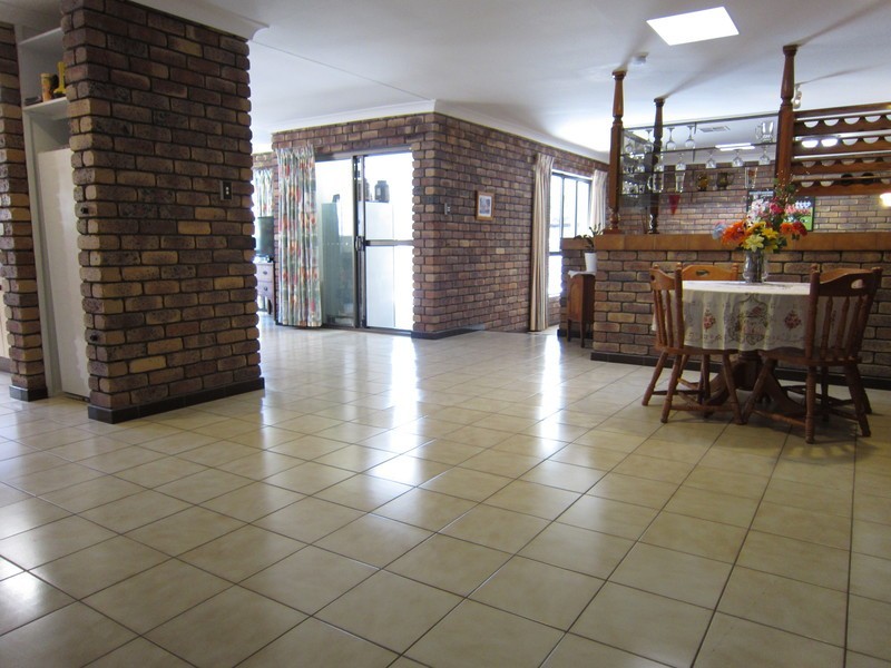 68 College Road, Karana Downs QLD 4306