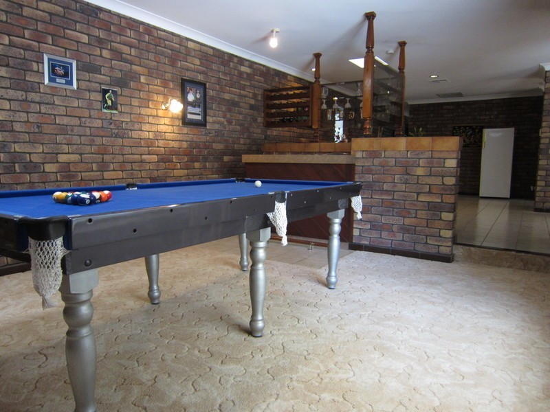 68 College Road, Karana Downs QLD 4306