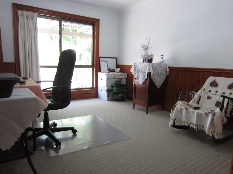 68 College Road, Karana Downs QLD 4306