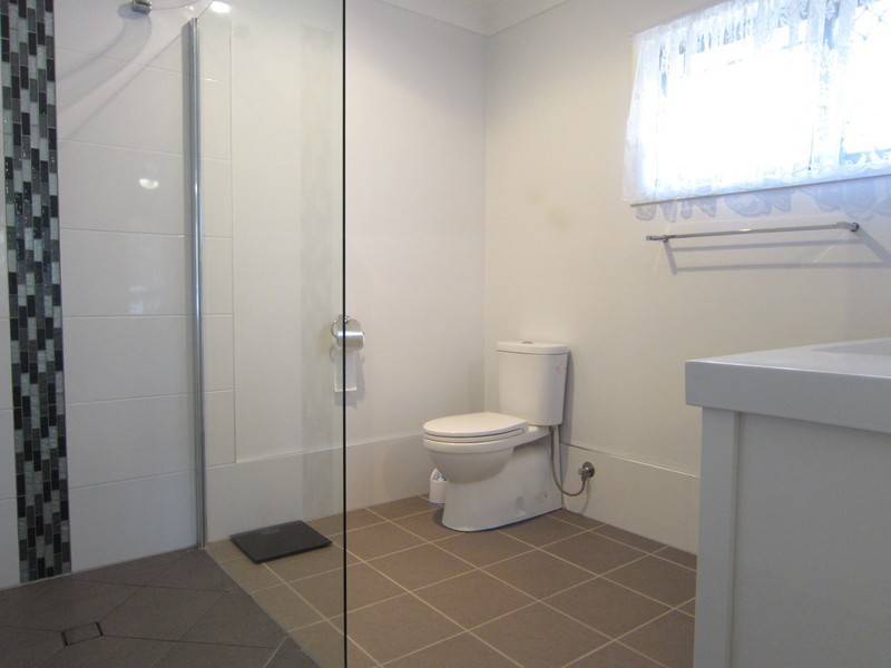 68 College Road, Karana Downs QLD 4306