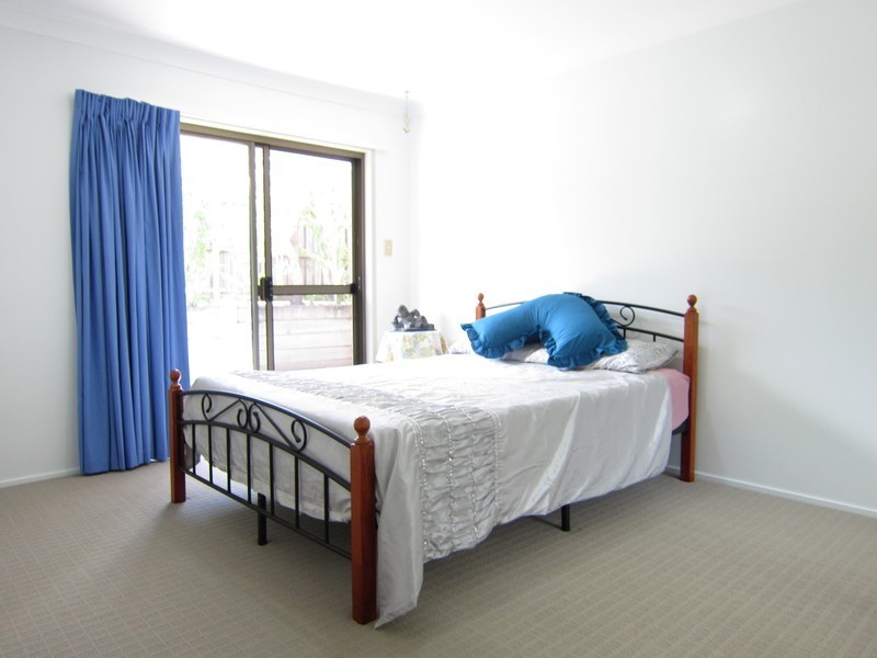 68 College Road, Karana Downs QLD 4306