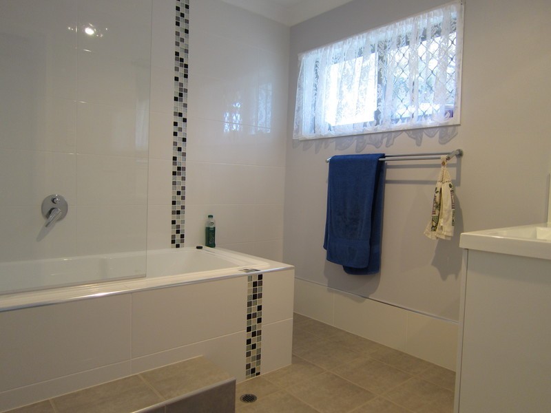 68 College Road, Karana Downs QLD 4306