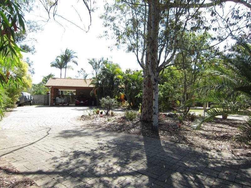 68 College Road, Karana Downs QLD 4306