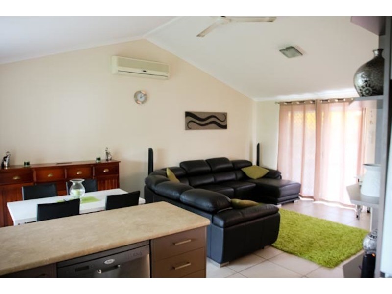 24 Phyllis Street, Eastern Heights QLD 4305