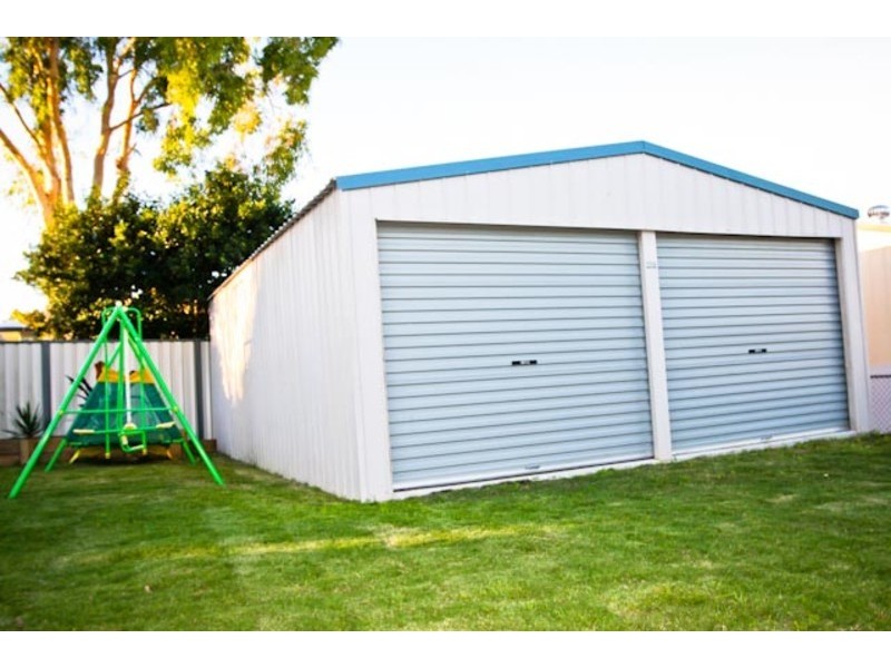 24 Phyllis Street, Eastern Heights QLD 4305