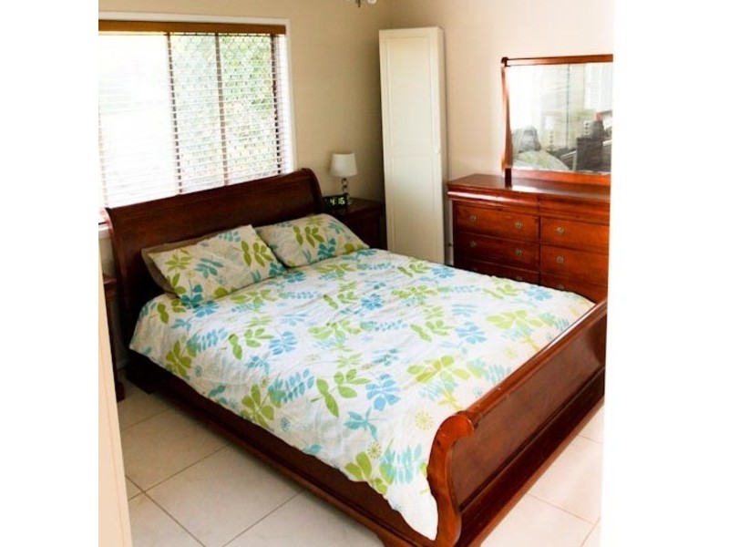 24 Phyllis Street, Eastern Heights QLD 4305