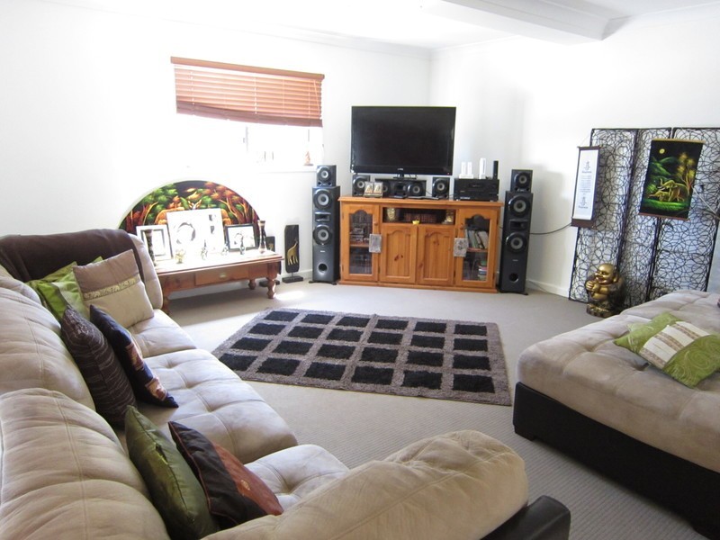 5 Orchard Street, Eastern Heights QLD 4305