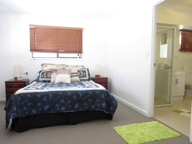 5 Orchard Street, Eastern Heights QLD 4305