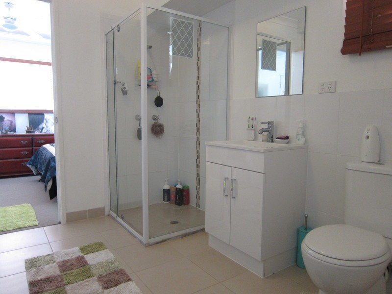 5 Orchard Street, Eastern Heights QLD 4305