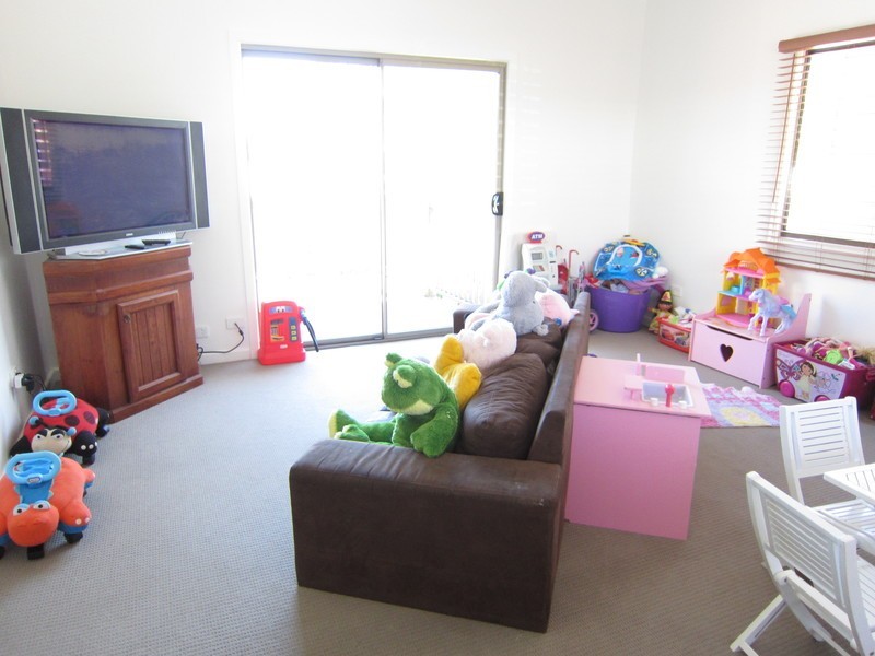 5 Orchard Street, Eastern Heights QLD 4305