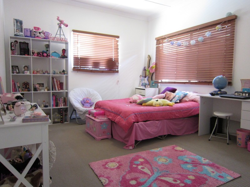 5 Orchard Street, Eastern Heights QLD 4305