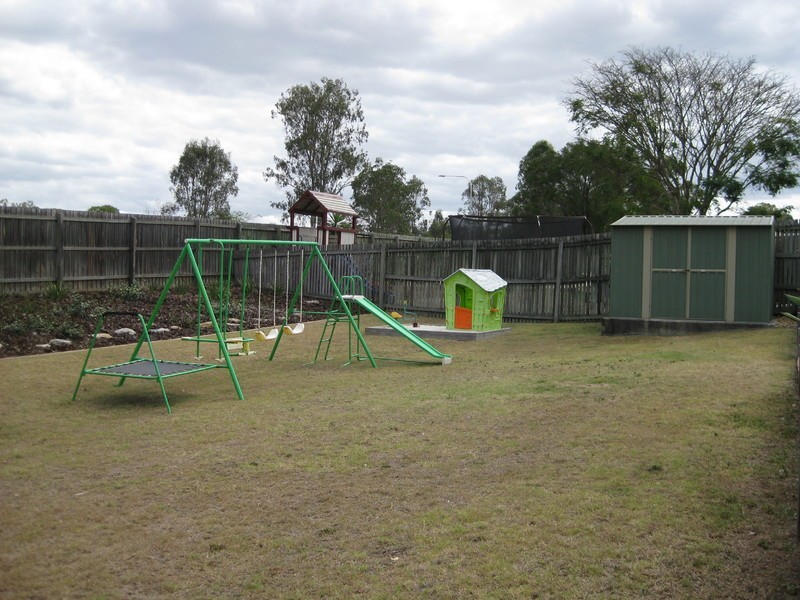112 Equestrian Drive, Yamanto QLD 4305