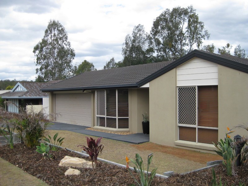 112 Equestrian Drive, Yamanto QLD 4305