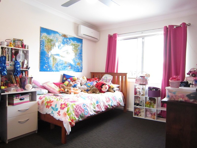 25 Burgess Street, Raceview QLD 4305