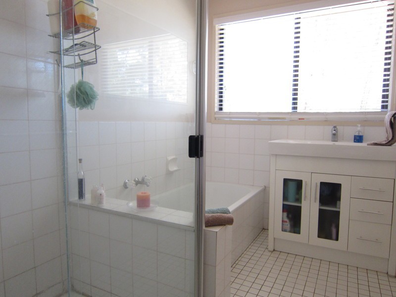 44 Adelong Avenue, Thagoona QLD 4306