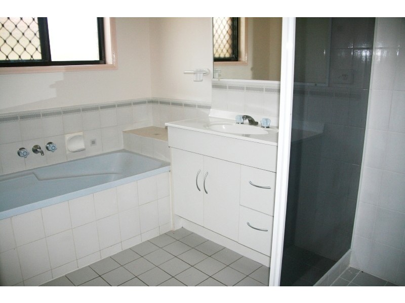 18 Kooralla Court, Karana Downs QLD 4306