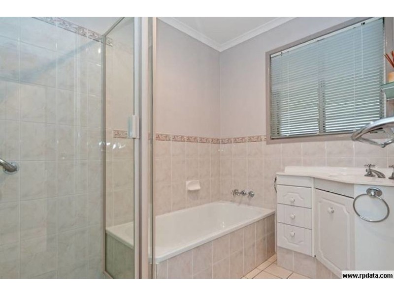 8 Deidre Ann Street, Raceview QLD 4305