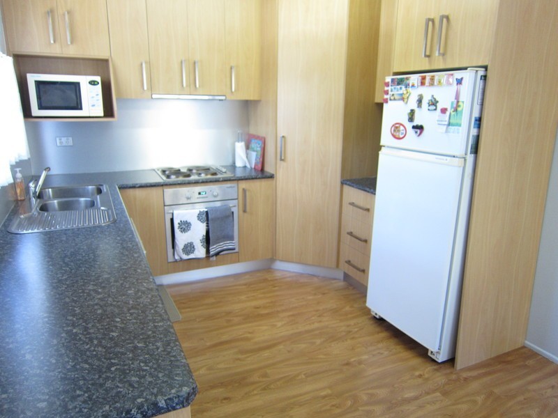 8 Carl Lane, North Ipswich QLD 4305