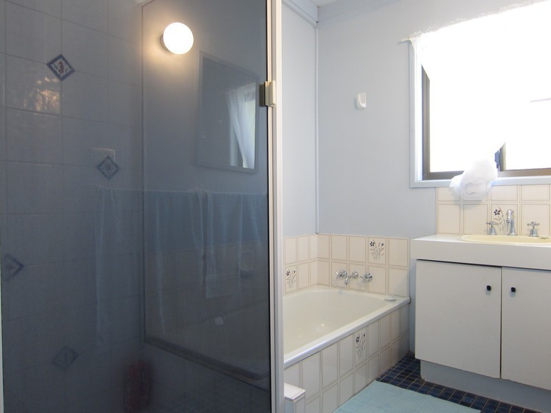 8 Carl Lane, North Ipswich QLD 4305