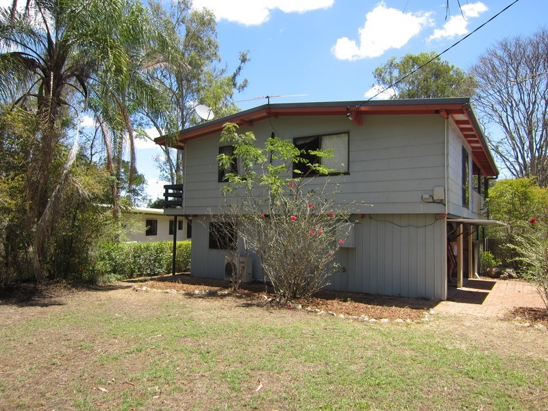 8 Carl Lane, North Ipswich QLD 4305