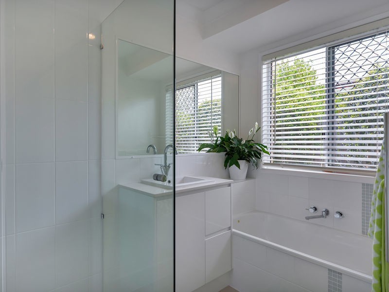 4 Le Prix Court, Yamanto QLD 4305