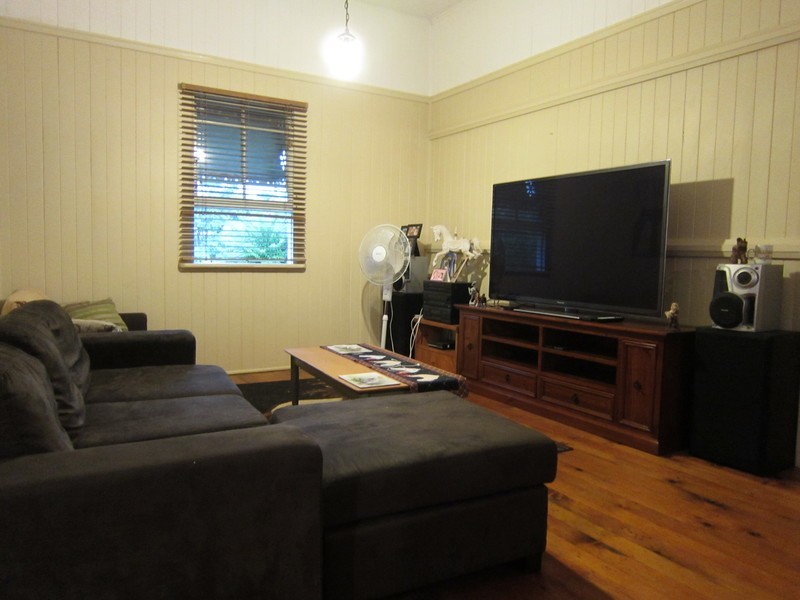 11 King Street, Dinmore QLD 4303