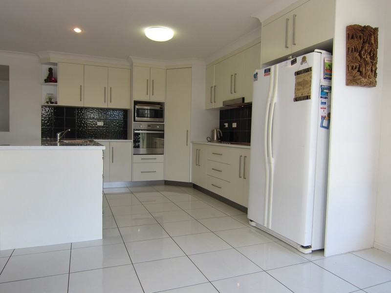 28 Piccadilly Court, Deebing Heights QLD 4306