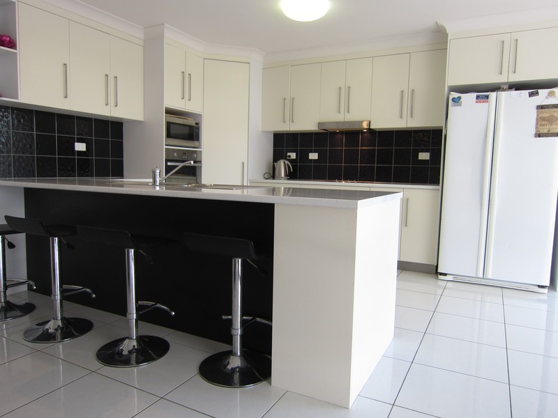 28 Piccadilly Court, Deebing Heights QLD 4306