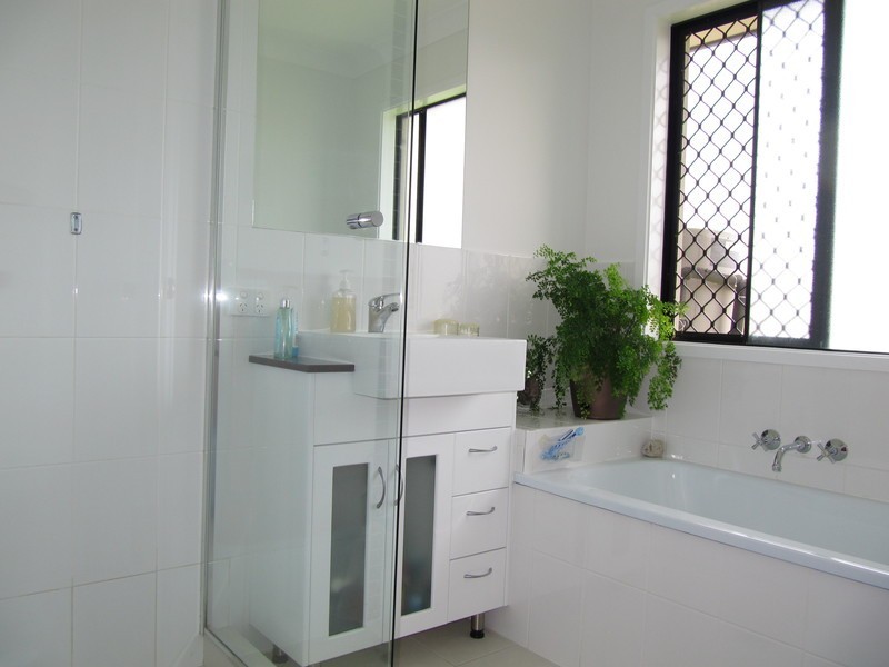 11 Aspinall Street, Leichhardt QLD 4305