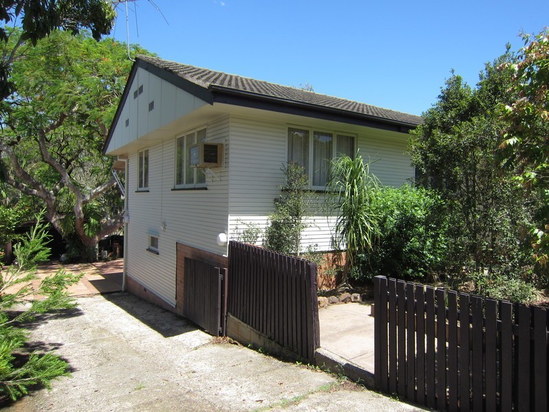 11 Weldon Street, North Ipswich QLD 4305