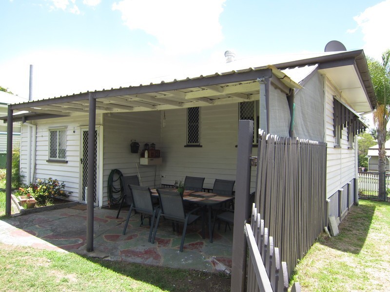 6 Phillip Street, One Mile QLD 4305