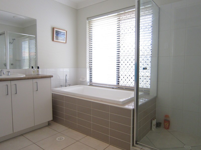 148 Berry Street, Yamanto QLD 4305