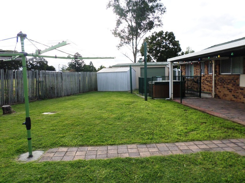 4 Battersby Street, One Mile QLD 4305