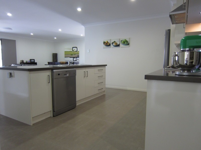 32 Piccadilly Court, Deebing Heights QLD 4306