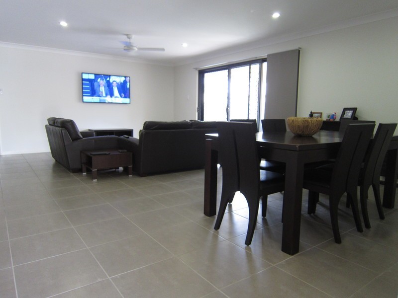 32 Piccadilly Court, Deebing Heights QLD 4306