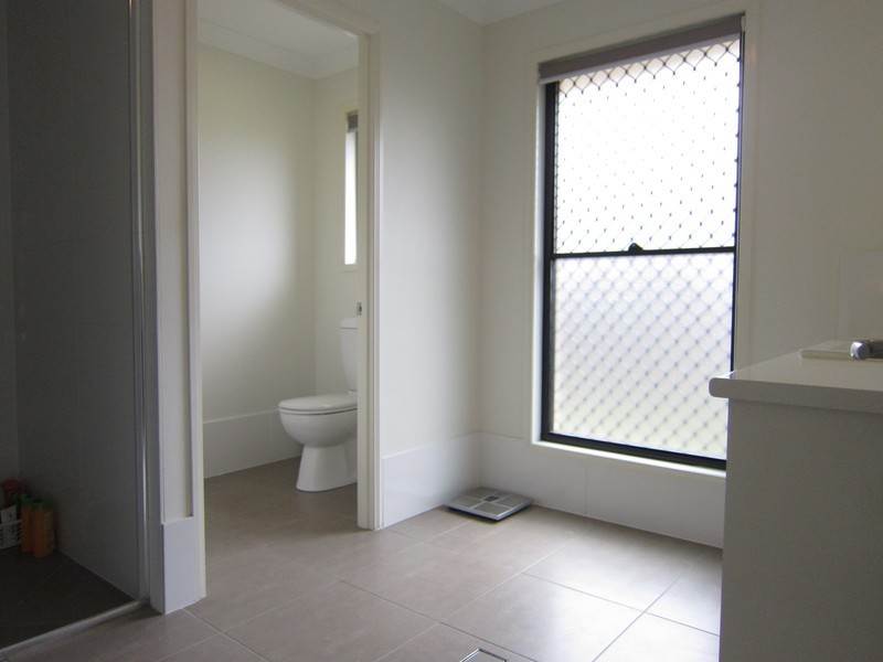 32 Piccadilly Court, Deebing Heights QLD 4306