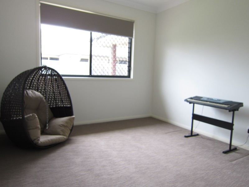 32 Piccadilly Court, Deebing Heights QLD 4306