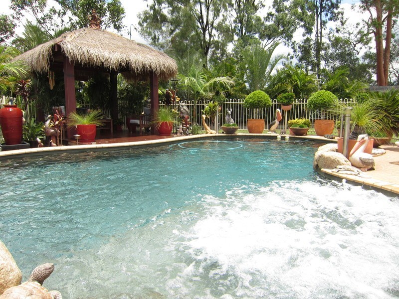 8 Amor Court, Yamanto QLD 4305