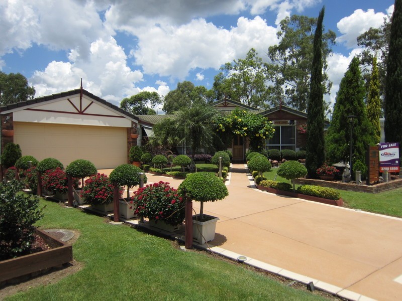 8 Amor Court, Yamanto QLD 4305