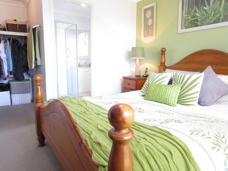 8 Amor Court, Yamanto QLD 4305