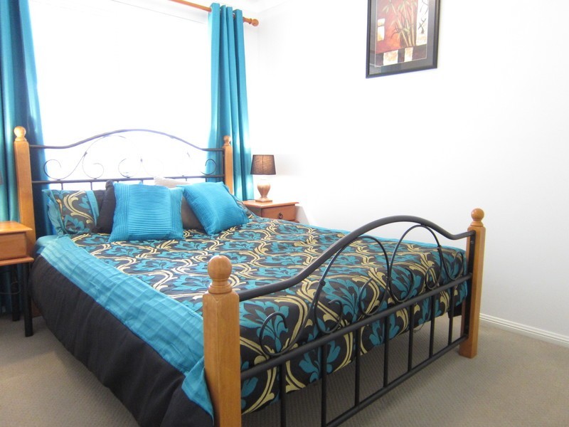 8 Amor Court, Yamanto QLD 4305