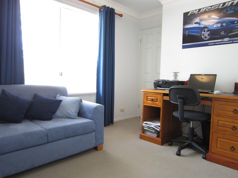 8 Amor Court, Yamanto QLD 4305