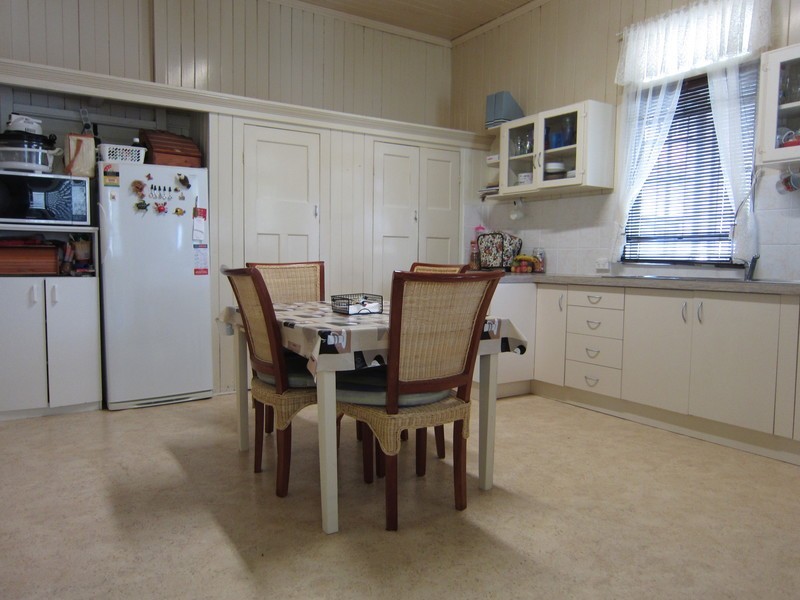20 Booval Street, Booval QLD 4304