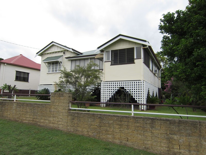 20 Booval Street, Booval QLD 4304