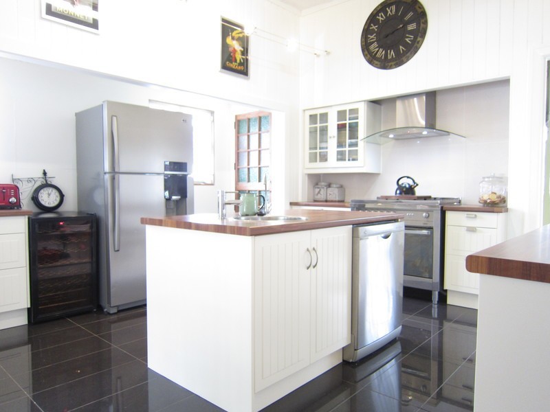 54 Glebe Road, Newtown QLD 4305