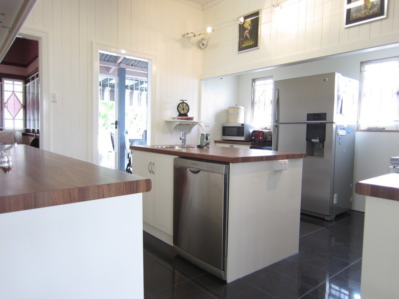 54 Glebe Road, Newtown QLD 4305