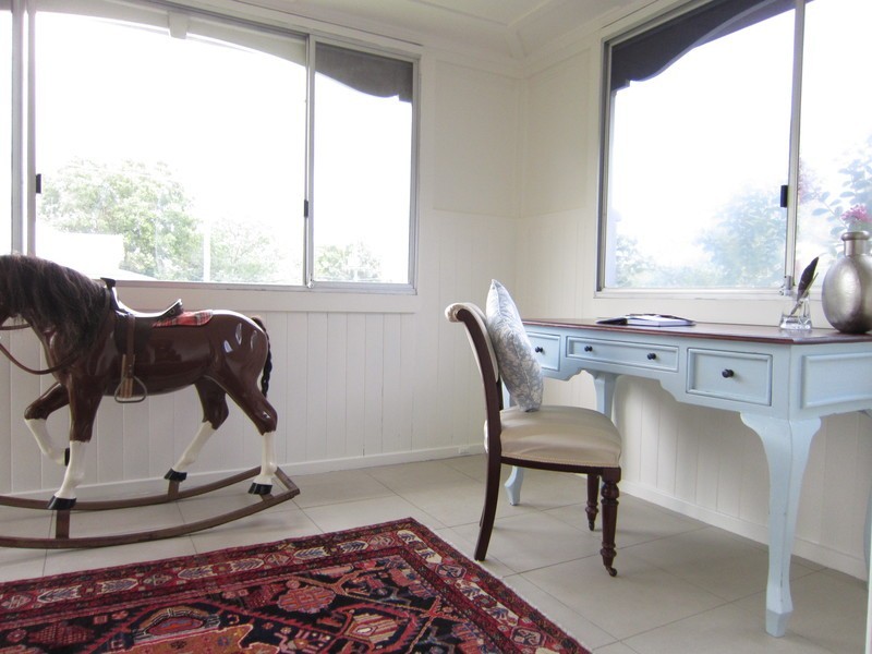 54 Glebe Road, Newtown QLD 4305