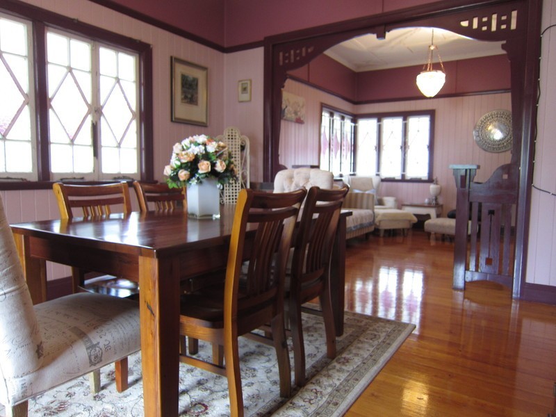 54 Glebe Road, Newtown QLD 4305