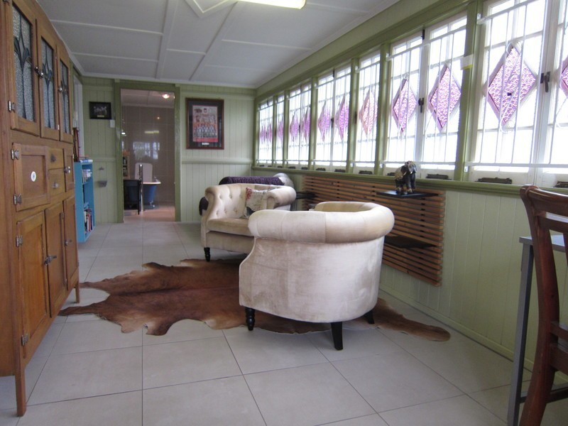 54 Glebe Road, Newtown QLD 4305